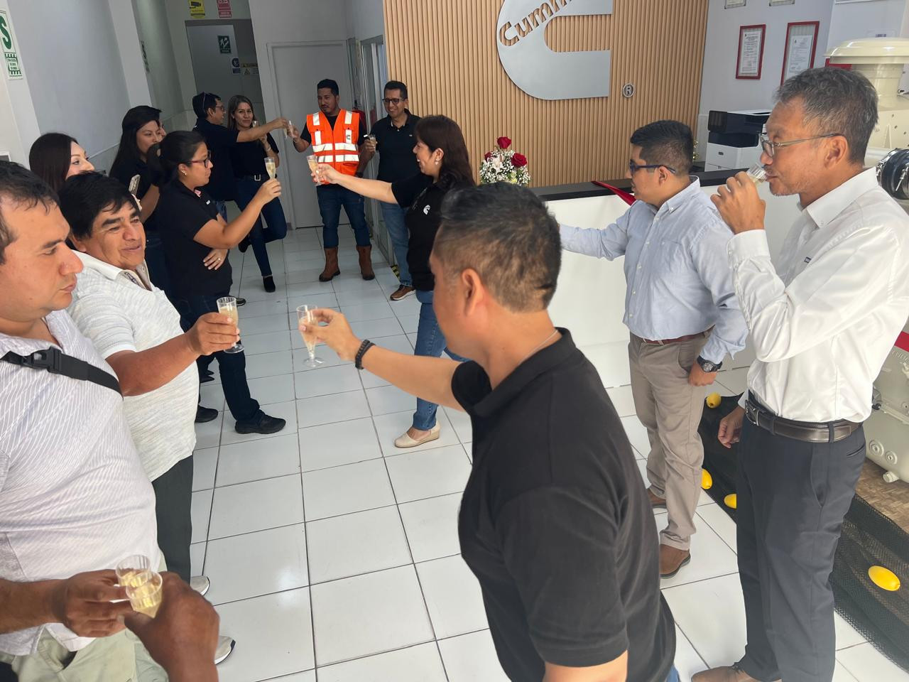 Inauguracion showroom cummins chimbote
